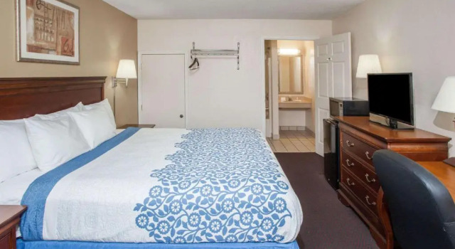 Номер Standard Days Inn by Wyndham Fort Wayne