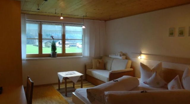 Gästehaus Appartements Egender, Rezerwuj Apartament Hotele w Bregenzerwald z parkingiem, Parking