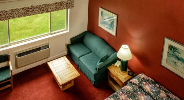 Апартаменты Snowy Owl Inn