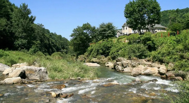 Dvor Pension, Rezerwuj Hotel Deokhyeon Gyeonggi-do