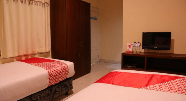 Al-ghani 2 by OYO Rooms, Rezerwuj Hotel Padang Sumatra