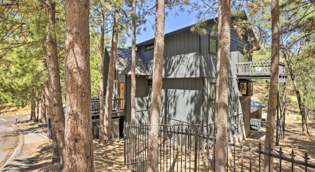 Luxe Timberland Villa w/ Lake Arrowhead Access!, Book Villa Lake Arrowhead Californien