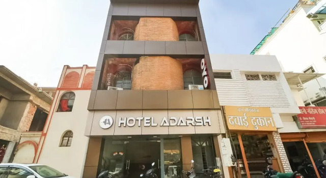 OYO 28789 Hotel Adarsh