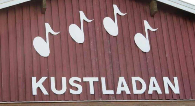 STF Docksta Hostel & Camping, Book Hotel Hoteller i Norrland med pool, Swimmingpool