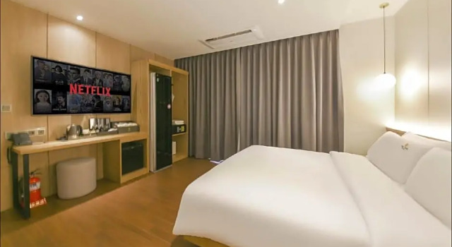 The Van Hotel, Забронировать Отель Кимхэ Кёнсан-Намдо