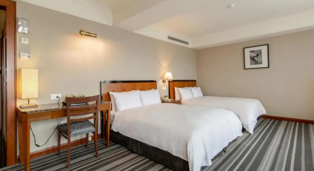 Четырёхместный номер Deluxe Hotel National