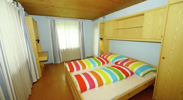Modern Cottage Near Ski Area in Stumm, Rezervovat Rekreační dům Hotely v Tyrolsko s parkováním, Parkování