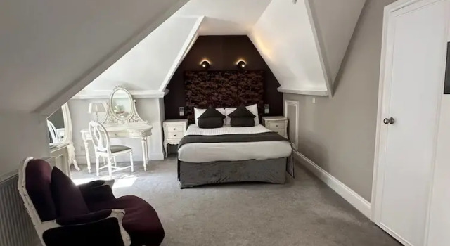 Номер Executive Langtry Manor Hotel