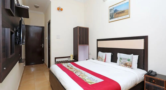 OYO 10334 Hotel Goyal INN, Забронировать Отель Отели штата Раджастхана с парковкой, Парковка
