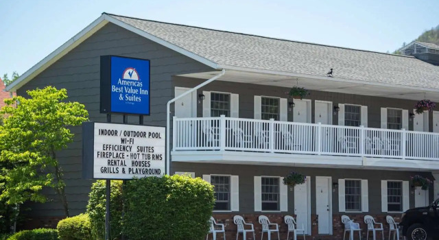 Adirondack Retreat Inn & Suites, Забронировать Отель Лейк-Джордж Adirondack Mountains