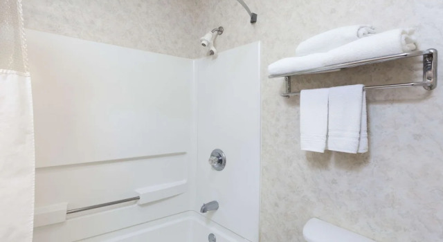 Двухместный люкс Deluxe Ramada by Wyndham Sellersburg/Louisville North