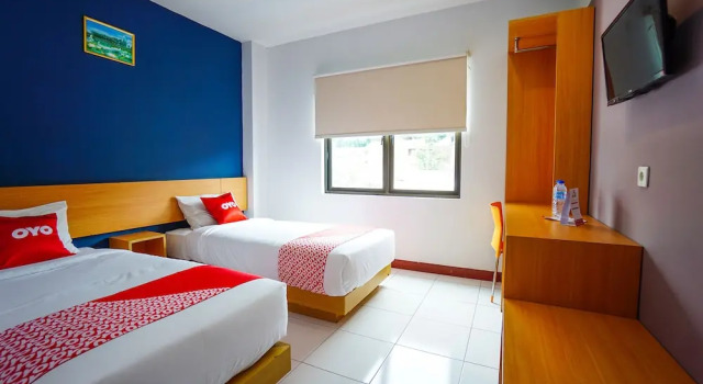 OYO 2515 D'karombasan Hotel, Prenota Hotel Manado 