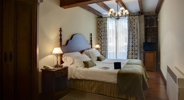 Hostal Airas Nunes by Pousadas de Compostela