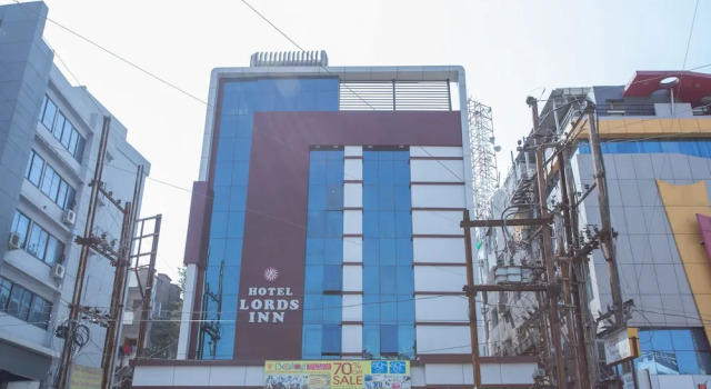 OYO 5738 Hotel Lords Inn