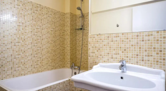 Трёхместный клубный номер Standard The Originals City, Hôtel Napoléon, La Roche-sur-Yon