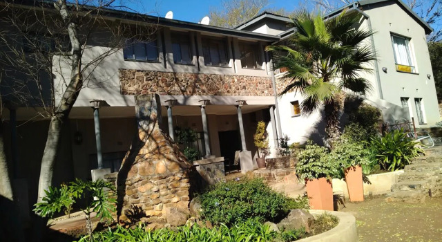 @Four Guest House Brits, Boek Pension Brits 