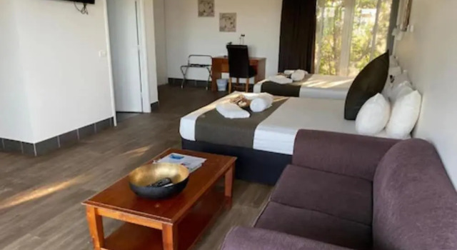 Четырёхместный коттедж с балконом Darwin Resort