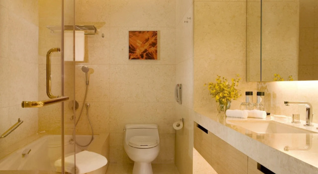 Двухместный номер Premium Crowne Plaza Hong Kong Causeway Bay by IHG