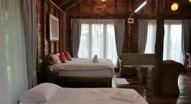 Baan Suan Kaew Khampaeng, Varaa Lomakeskus Hotellit North-Eastern Thailand pysäköinnillä, Pysäköinti