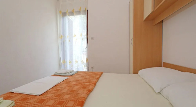 Rooms Jeriko, Забронировать Гостевой дом Водице Шибенско-Книнская жупания, рядом с Пристань для яхт ACI Водице