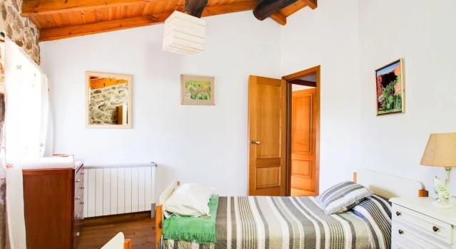 Farmhouse in Castrotañe with Terrace, Book Hotel  