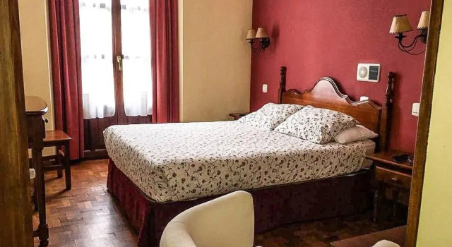 Apartamentos La Guía, Prenota Appartamento Hotel a Asturie con parcheggio, Parcheggio