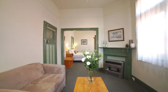 Ballarat Station Apartments Queen Studio with Spa, Book Apartment Ballarat Goldfields