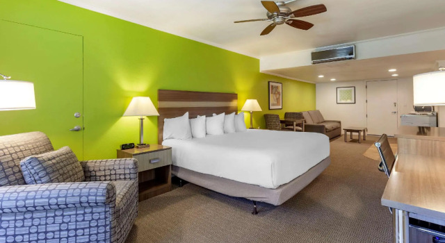 Люкс Magnuson Hotel Papago Inn