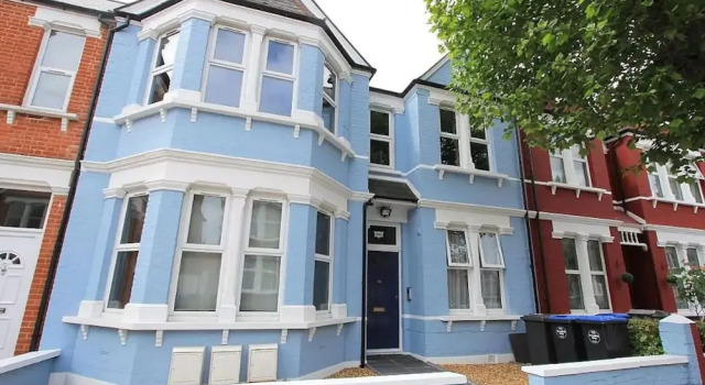 Spacious 3 Bedroom Home In North London