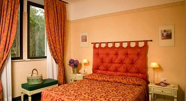 Номер Standard с частичным видом Grand Hotel Majestic