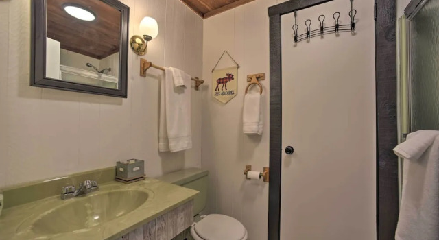 Коттедж Cozy A-frame Cabin w/ Pool Table: 8 Mi to Mt Snow!