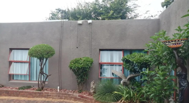Коттедж с 2 комнатами Naisars Apartments Primrose,Johannesburg