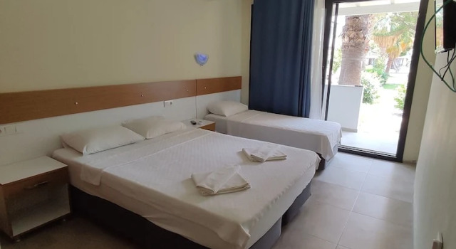 Трёхместный семейный номер Standard с балконом Sarsilmaz Otel