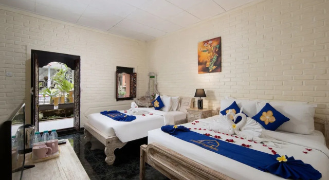 Номер Standard с видом на воду Lumbung Sari Hotel Legian
