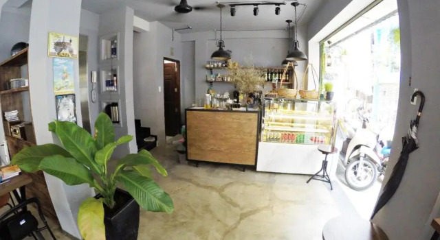 Happy Coffee Guesthouse, Забронировать Отель Отели Хошимина с парковкой, рядом с Vinh Nghiem Pagoda, Парковка