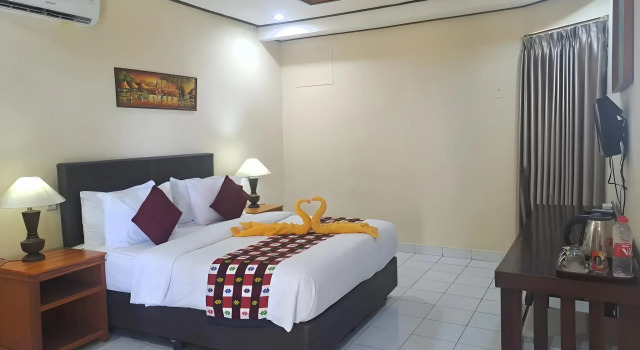 Lovina Beach Hotel