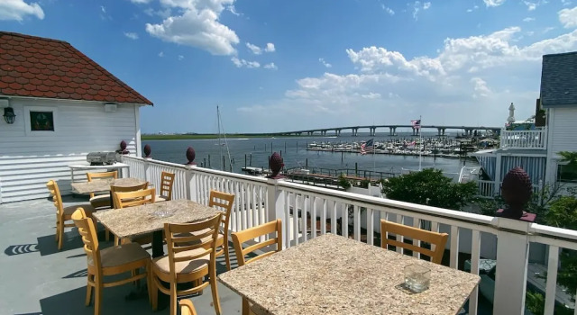 Номер Standard Tavern on the Bay Hotel & Marina