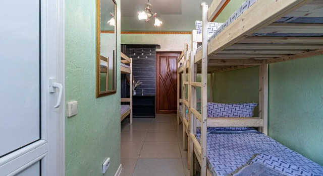 Кровать в общем номере (мужской номер) Best`a Hostel (Беста Краснодар)