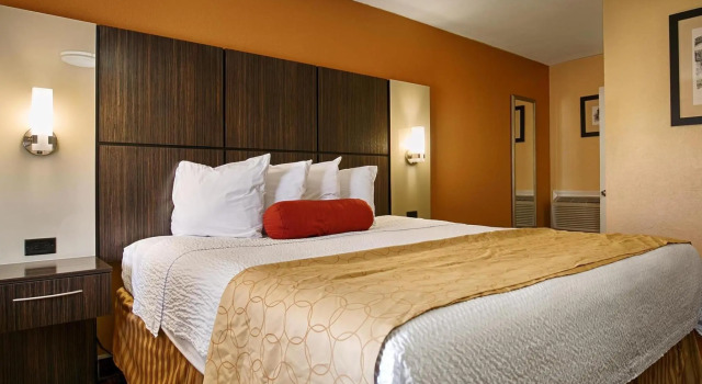 Номер Standard Best Western Historic Bayfront