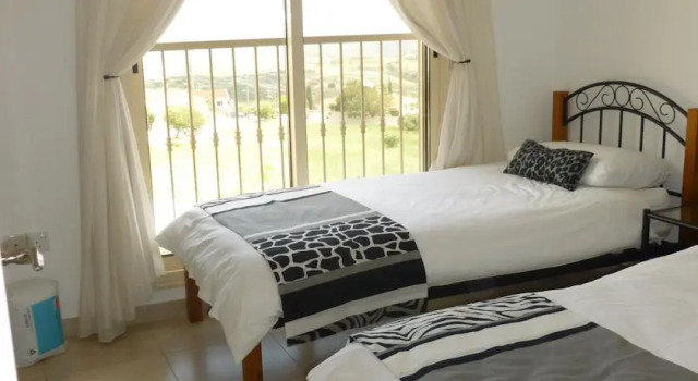Mandevilla, Boek Hotel Pissouri Limassol