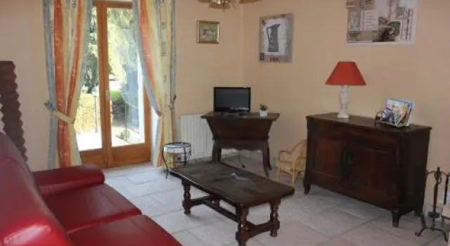 Les Louchardes, Rezervovat Hotel  