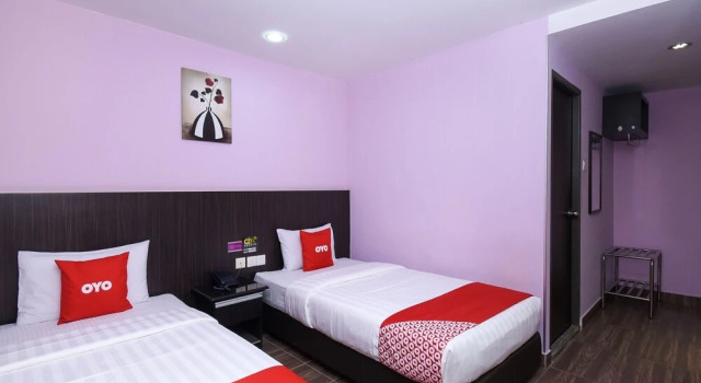 98inn by OYO Rooms, Rezerwuj Hotel Hotele w Sarawak z parkingiem, Parking