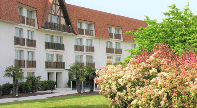 Amirauté Hôtel, Забронировать Отель Тук 