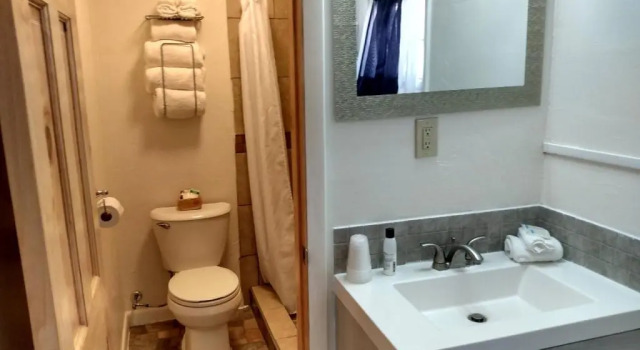 Четырёхместный номер Standard Mokee Motel