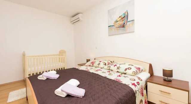 Апартаменты с балконом Apartment Petea