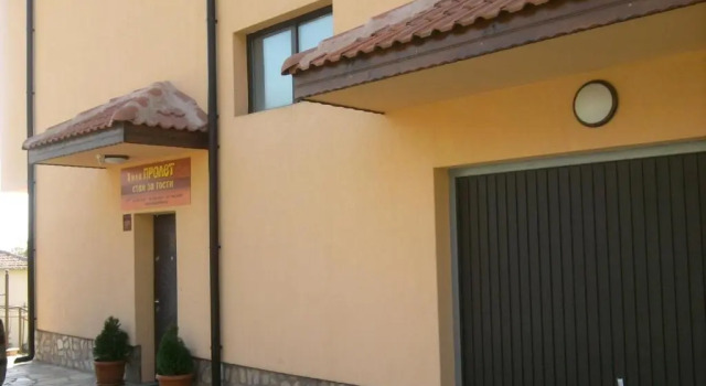 Коттедж с балконом Villa Prolet
