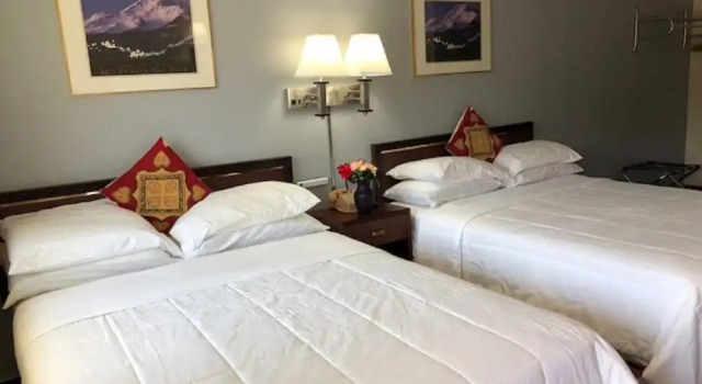 Четырёхместный номер Classic Pine Needles Inn
