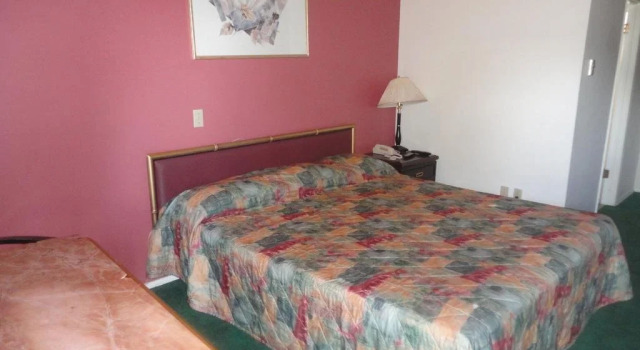 Airport Inn Lakeside, Réserver Hôtel Winfield Lake Country