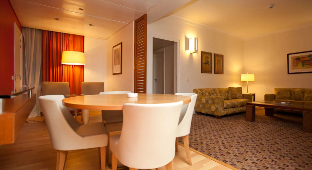 Eko Hotels and Suites, Забронировать Отель Отели Лагоса с бассейном, рядом с Red Door Gallery, Бассейн