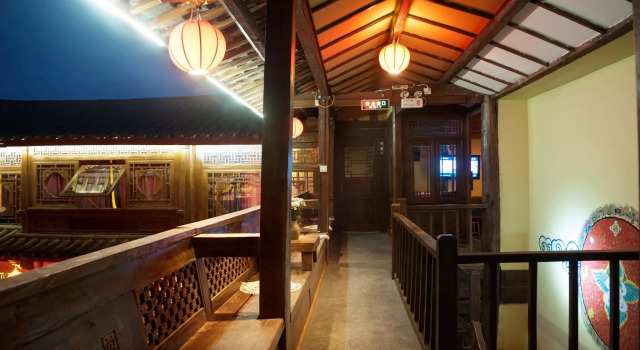 Hai Tang Garden Inn, Забронировать Отель Лицзян Юньнань, рядом с Улица Сквер-стрит Древнего города Даянь
